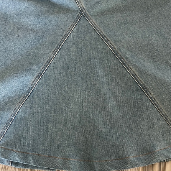 Banana Republic Light Blue Denim Skirt Size 4P tried on/never worn NWOT - Picture 8 of 9